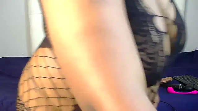 Snapshot of Curvy_CumBucket chatting on September 23, 8:21 am Curvy CumBucket online show from September 23, 8:21 am