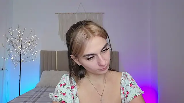 Little mia   online show from February 23, 10:32 pm