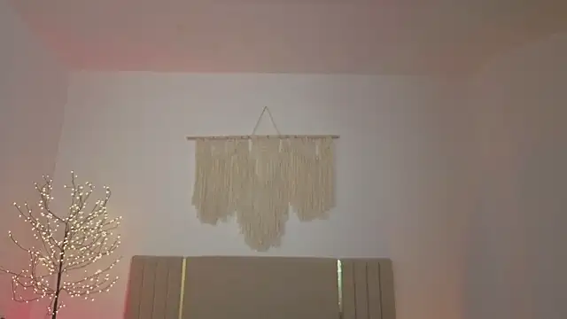 Little mia   online show from March 23, 12:11 am