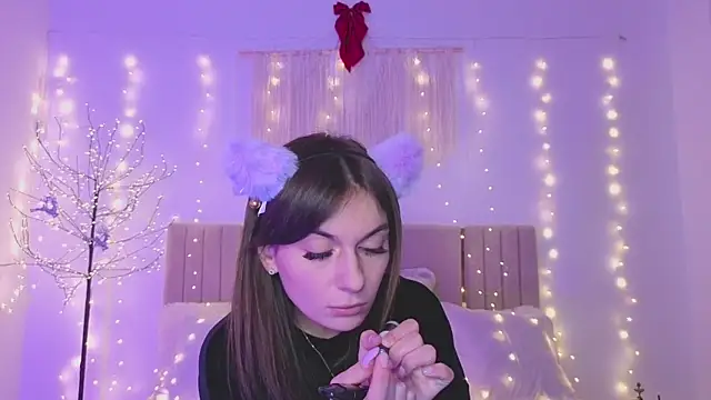 Little mia   online show from December 19, 10:34 pm