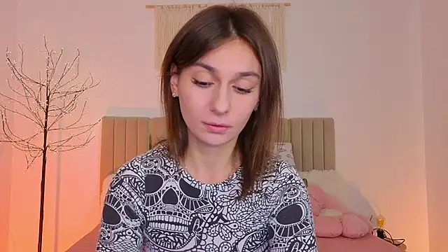 Snapshot of Little_mia__ chatting on November 13, 9:08 pm Little mia online show from November 13, 9:08 pm