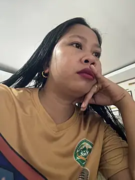 Pilipinalyn23 online show from November 25, 11:37 pm