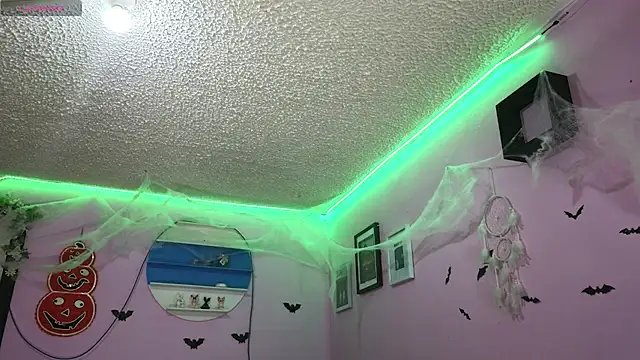 Snapshot of MiSofialeal chatting on October 29, 7:46 pm MiSofialeal online show from October 29, 7:46 pm