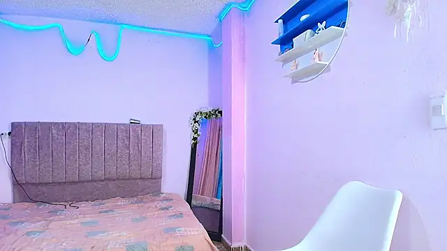 MiSofialeal online show from February 11, 6:19 pm