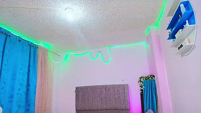 MiSofialeal online show from February 19, 6:27 pm