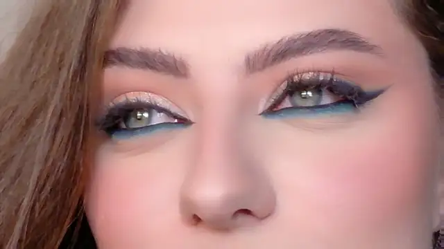 Sienna Voss online show from January 15, 8:34 pm