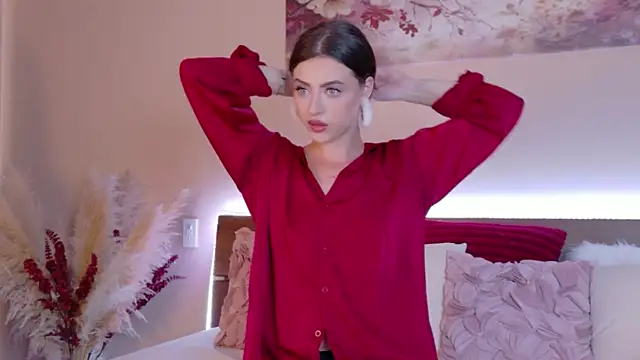 Snapshot of Sienna_Voss chatting on May 10, 11:39 pm Sienna Voss online show from May 10, 11:39 pm