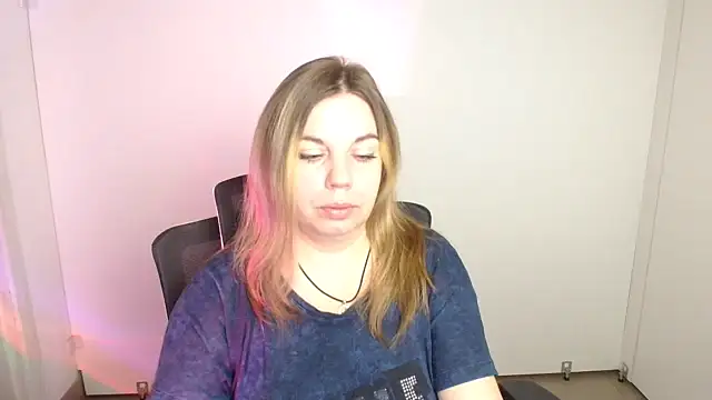 Snapshot of Jessica_Amore chatting on October 14, 5:41 am Jessica Amore online show from October 14, 5:41 am