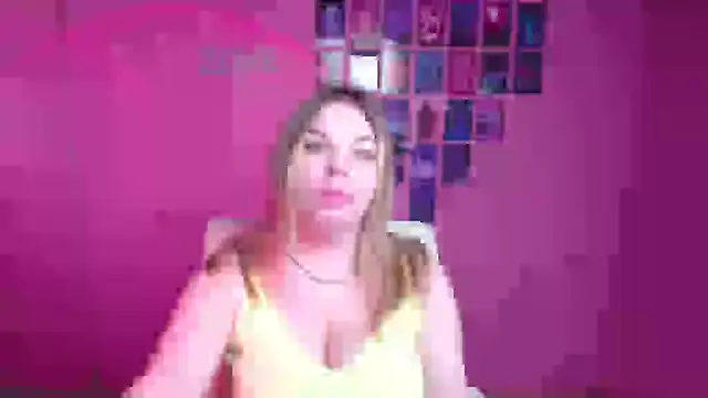 Snapshot of Jessica_Amore chatting on October 20, 5:42 am Jessica Amore online show from October 20, 5:42 am