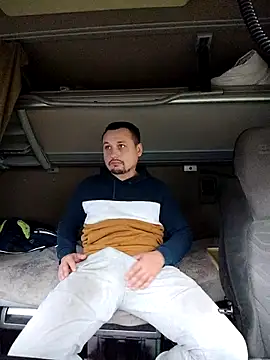 Amberdual online show from October 29, 9:30 am