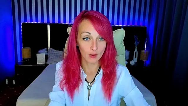 Snapshot of BrandyBloom chatting on September 10, 7:02 pm BrandyBloom online show from September 10, 7:02 pm