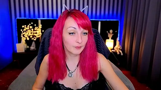 BrandyBloom online show from January 13, 8:13 pm