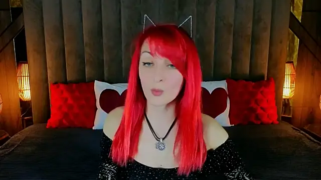 BrandyBloom online show from April 4, 7:31 pm