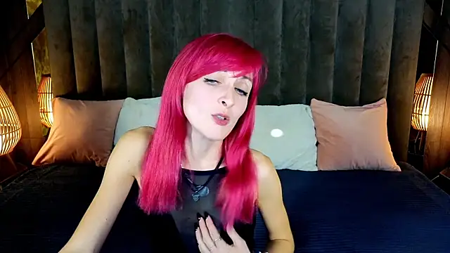 BrandyBloom online show from October 25, 1:01 pm