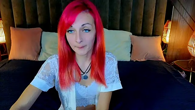 BrandyBloom online show from November 14, 7:50 pm