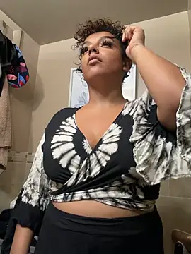 Snapshot of allybluee777 chatting on November 20, 4:57 am allybluee777 online show from November 20, 4:57 am