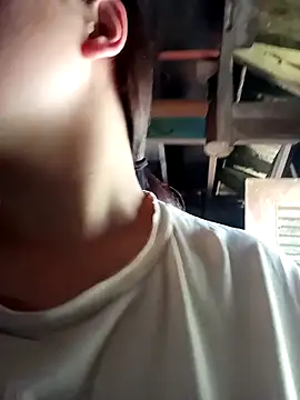 XoiXoi232 online show from April 3, 7:59 am