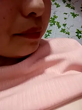 XoiXoi232 online show from April 18, 11:45 am