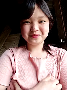 XoiXoi232 online show from March 25, 8:35 am