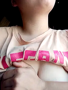 XoiXoi232 online show from April 10, 1:23 am