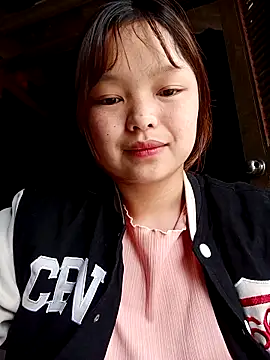 XoiXoi232 online show from November 17, 2:59 am