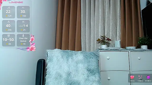 Snapshot of _Jenniyah_ chatting on October 4, 1:51 am Jenniyah online show from October 4, 1:51 am