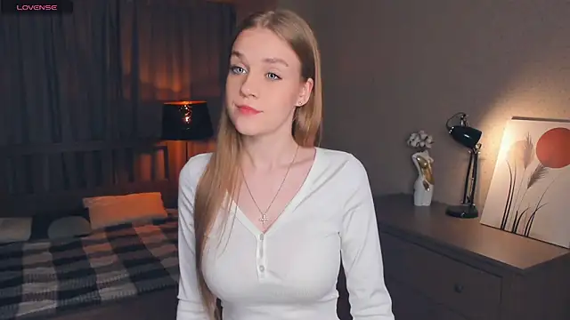 OdellaFrake online show from September 19, 8:24 pm