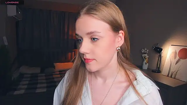 OdellaFrake online show from September 18, 7:17 pm