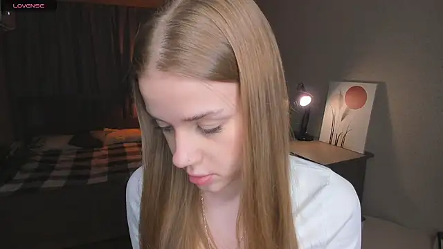 OdellaFrake online show from November 21, 7:35 pm