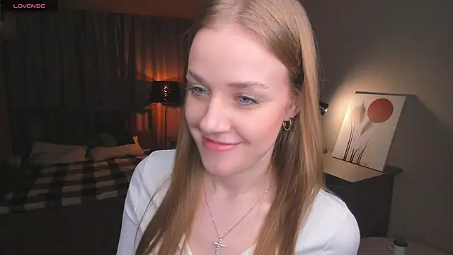 OdellaFrake online show from October 25, 8:20 pm