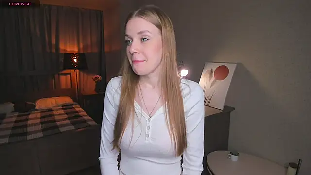 OdellaFrake online show from November 6, 7:29 pm