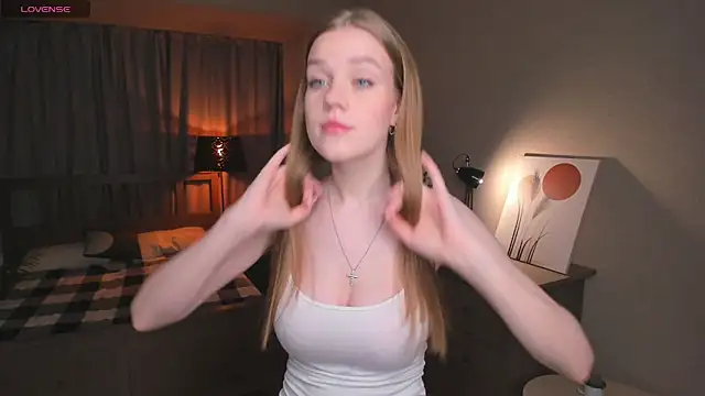 OdellaFrake online show from October 30, 7:33 pm