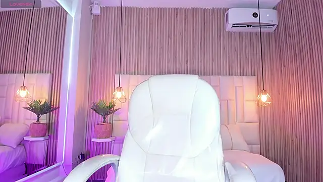 Cloe Black online show from November 8, 4:27 am