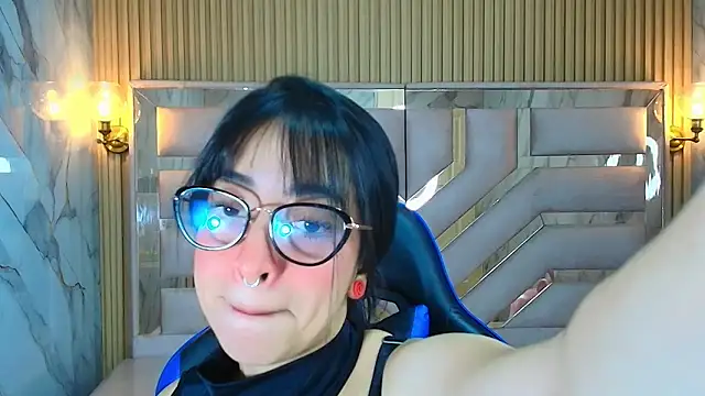 zoe r  online show from November 7, 3:11 am