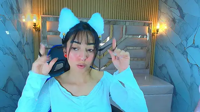 zoe r  online show from October 31, 3:14 am