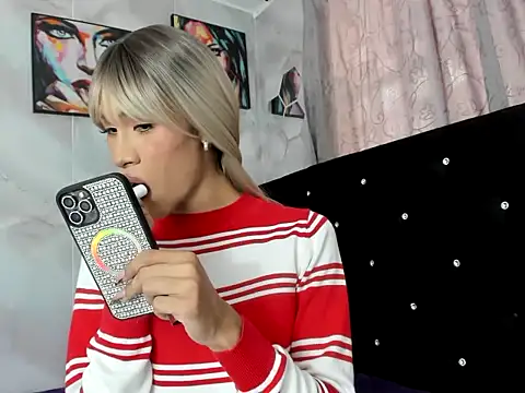 Snapshot of samara_novice18 chatting on October 28, 7:24 pm samara novice18 online show from October 28, 7:24 pm