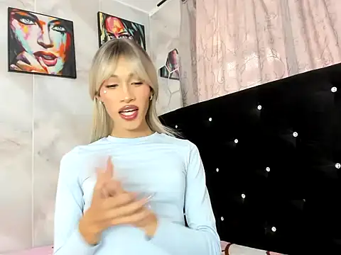 Snapshot of samara_novice18 chatting on October 29, 8:41 pm samara novice18 online show from October 29, 8:41 pm