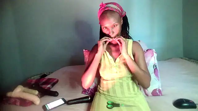 Snapshot of blueyXxX chatting on May 13, 12:45 pm blueyXxX online show from May 13, 12:45 pm