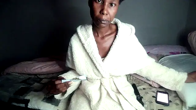 Snapshot of blueyXxX chatting on April 19, 4:46 am blueyXxX online show from April 19, 4:46 am
