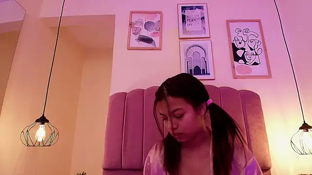 Isabelgh  online show from November 28, 3:39 am