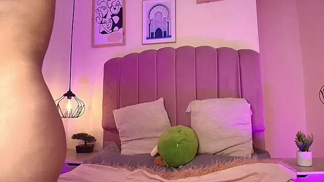 Isabelgh  online show from October 28, 3:29 am