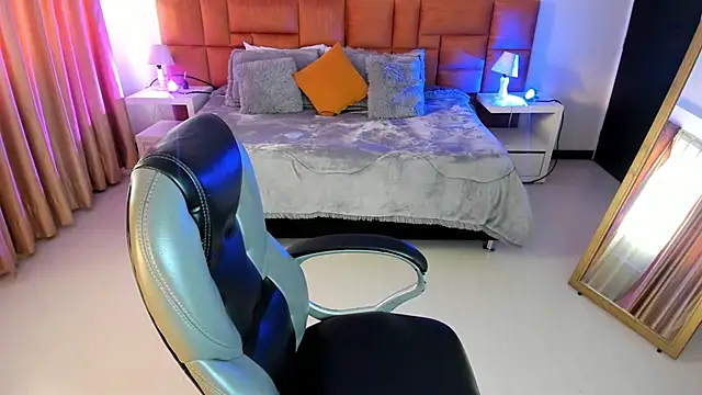 Catti Brie online show from November 13, 11:47 am