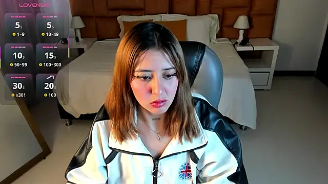 Catti Brie online show from October 6, 12:06 pm