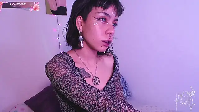 Snapshot of dark__nymph chatting on February 13, 3:06 am dark nymph online show from February 13, 3:06 am