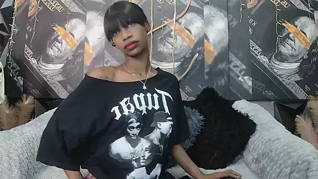 Lilmisbaddyxxx online show from April 30, 6:48 pm