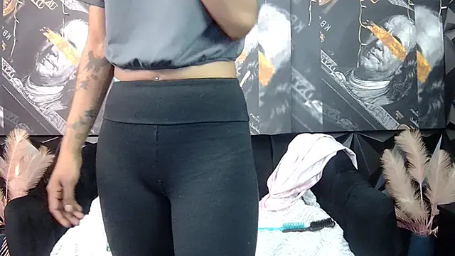 Snapshot of Lilmisbaddyxxx chatting on November 27, 5:02 pm Lilmisbaddyxxx online show from November 27, 5:02 pm