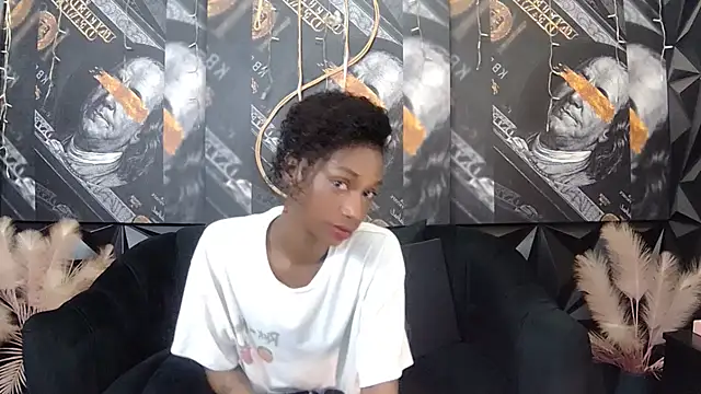 Snapshot of Lilmisbaddyxxx chatting on February 13, 5:24 pm Lilmisbaddyxxx online show from February 13, 5:24 pm