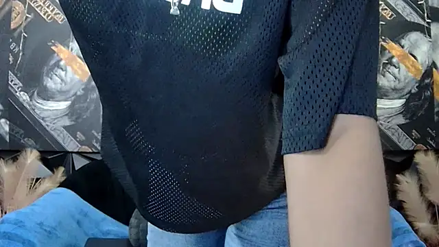 Snapshot of Lilmisbaddyxxx chatting on February 4, 5:30 pm Lilmisbaddyxxx online show from February 4, 5:30 pm