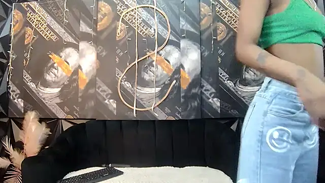 Lilmisbaddyxxx online show from December 15, 5:19 pm