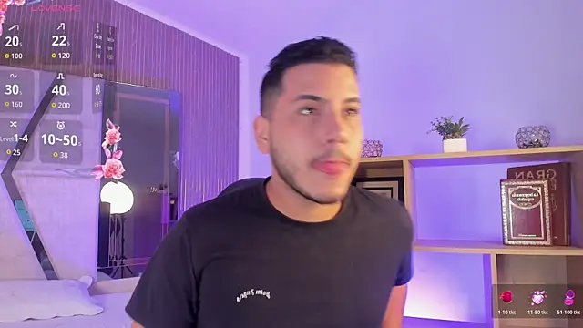 Snapshot of Axel_grey_ chatting on June 26, 12:33 pm Axel grey online show from June 26, 12:33 pm